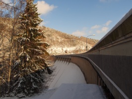Staumauer Hohenwarte 1 Luftseite im Winter